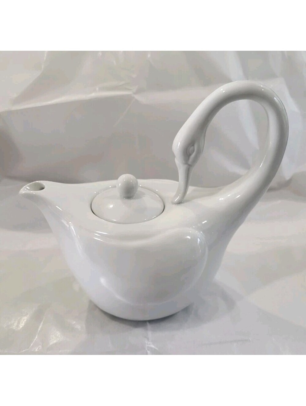 Vintage White Swan Tea Pot Cottagecore Grandmacore Country Farmhouse Kitchen